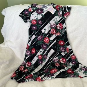 A Lularoe Jesse dress with pockets